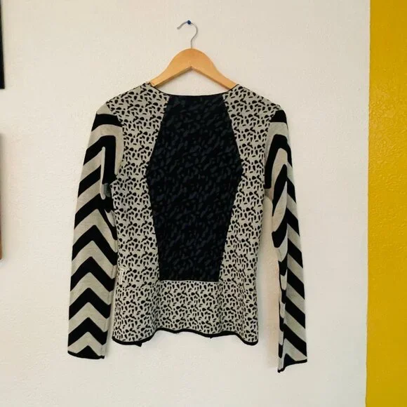 Armani Jeans Wool Blend Statement Cardigan (Rare Find),  Size M (42 IT / 8 US) - Picture 2 of 6